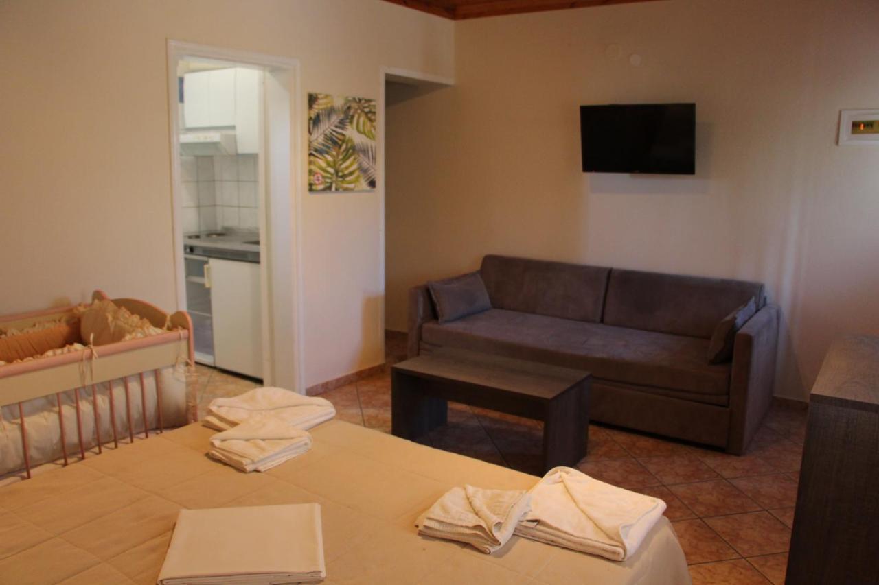 Villa Iatrou Potos Exteriör bild
